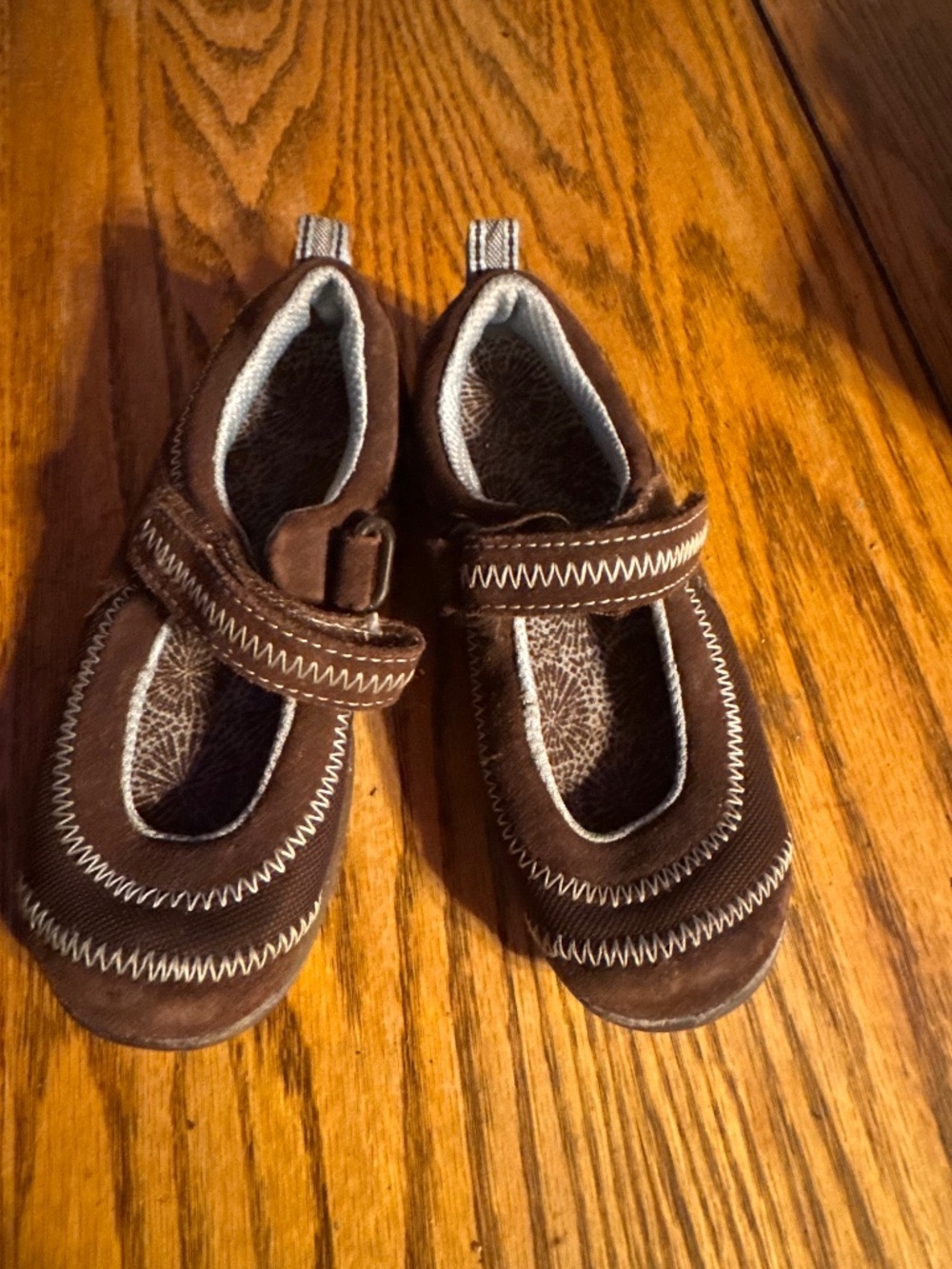 L.L. Bean Girls Brown Mary Jane Strap Shoes size 10